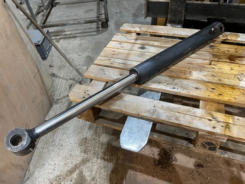Hydraulic main ram bobcat - ram,