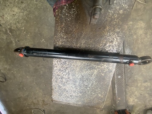 Two way hydraulic ram - two,