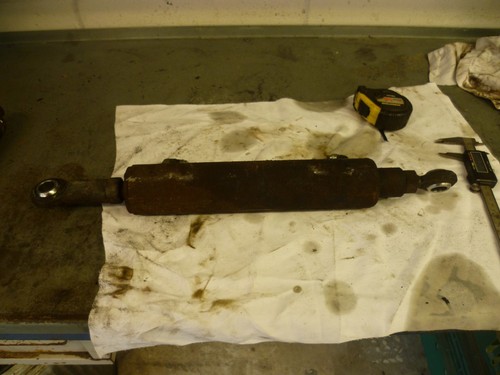 Double acting hydraulic - ram-, x