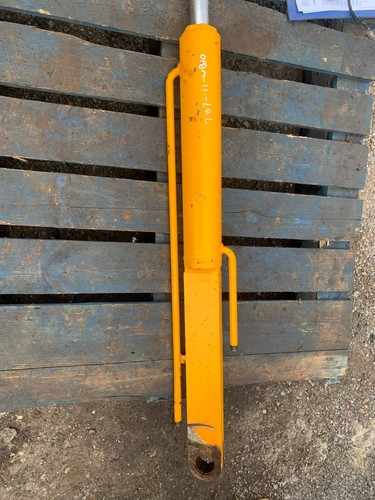 Bucket tip tilt hydraulic - tip,