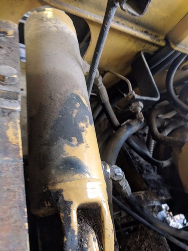Hydraulic tilt ram removed - tilt,