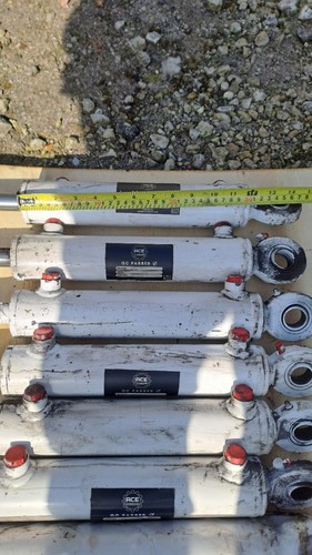 Hydraulic ram double - double, acting